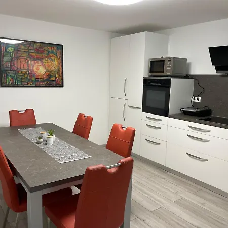 Appartement Hisa Laura S Prostorom Za Piknike Blizu Ptujskih Term *