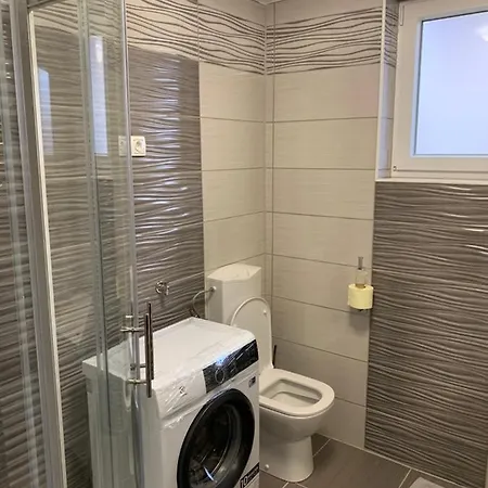 Hisa Laura S Prostorom Za Piknike Blizu Ptujskih Term Apartamento *